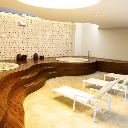 Radisson Hotel Santa Cruz サンタ・クルス・デ・ラ・シエラ エクステリア 写真