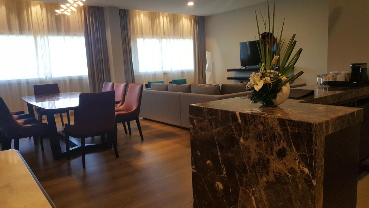 Radisson Hotel Santa Cruz サンタ・クルス・デ・ラ・シエラ エクステリア 写真