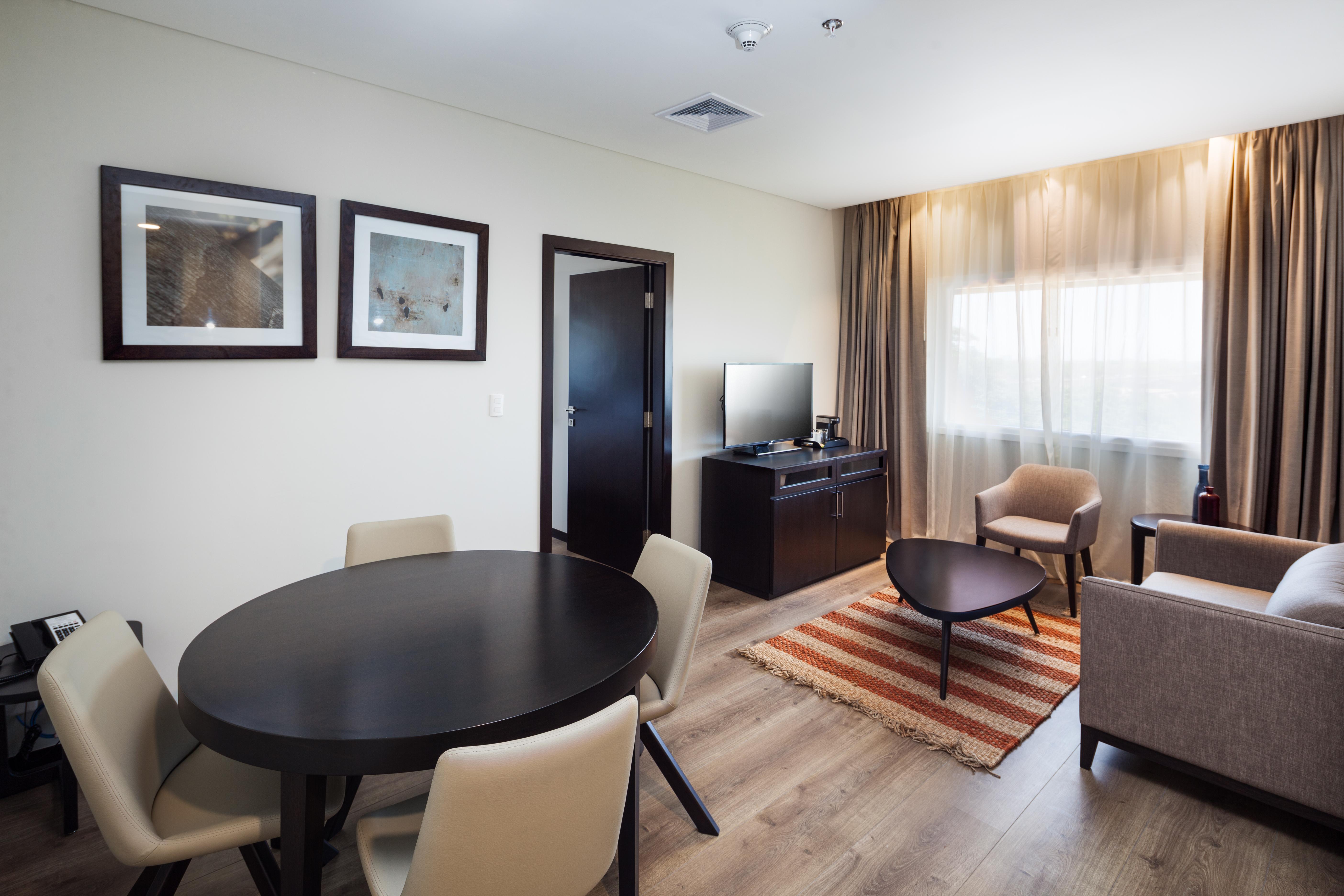 Radisson Hotel Santa Cruz サンタ・クルス・デ・ラ・シエラ エクステリア 写真