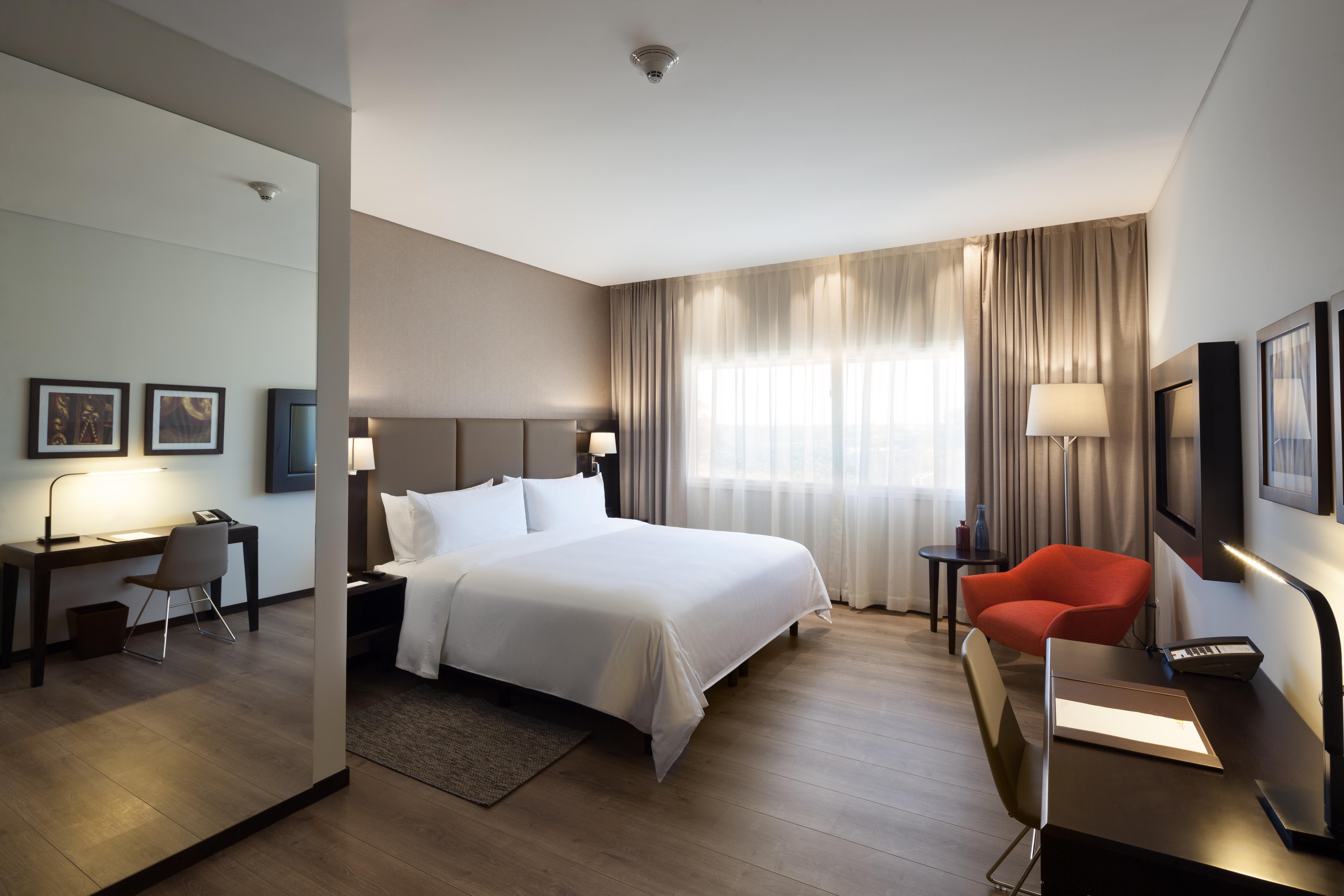Radisson Hotel Santa Cruz サンタ・クルス・デ・ラ・シエラ エクステリア 写真