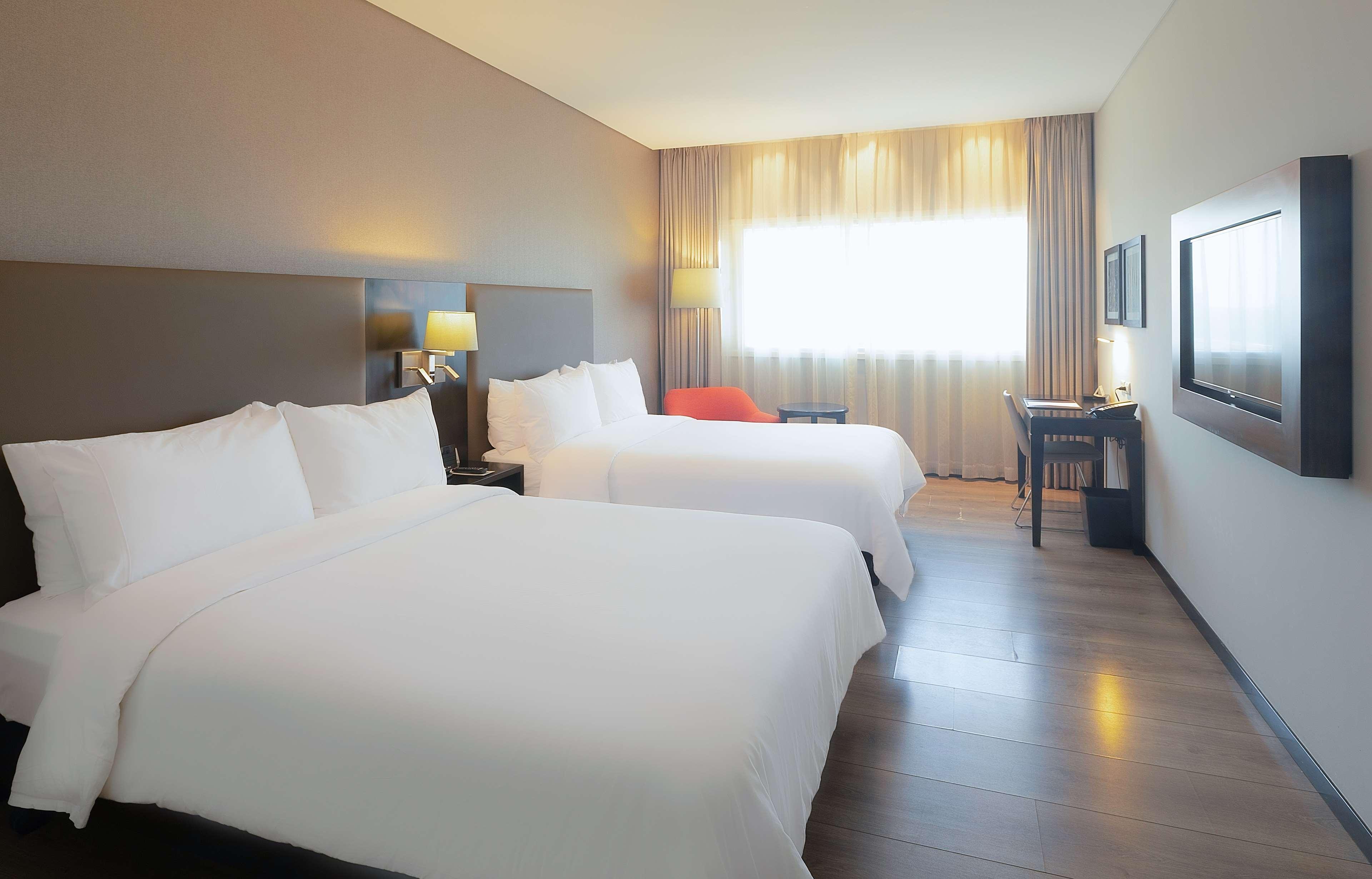 Radisson Hotel Santa Cruz サンタ・クルス・デ・ラ・シエラ エクステリア 写真