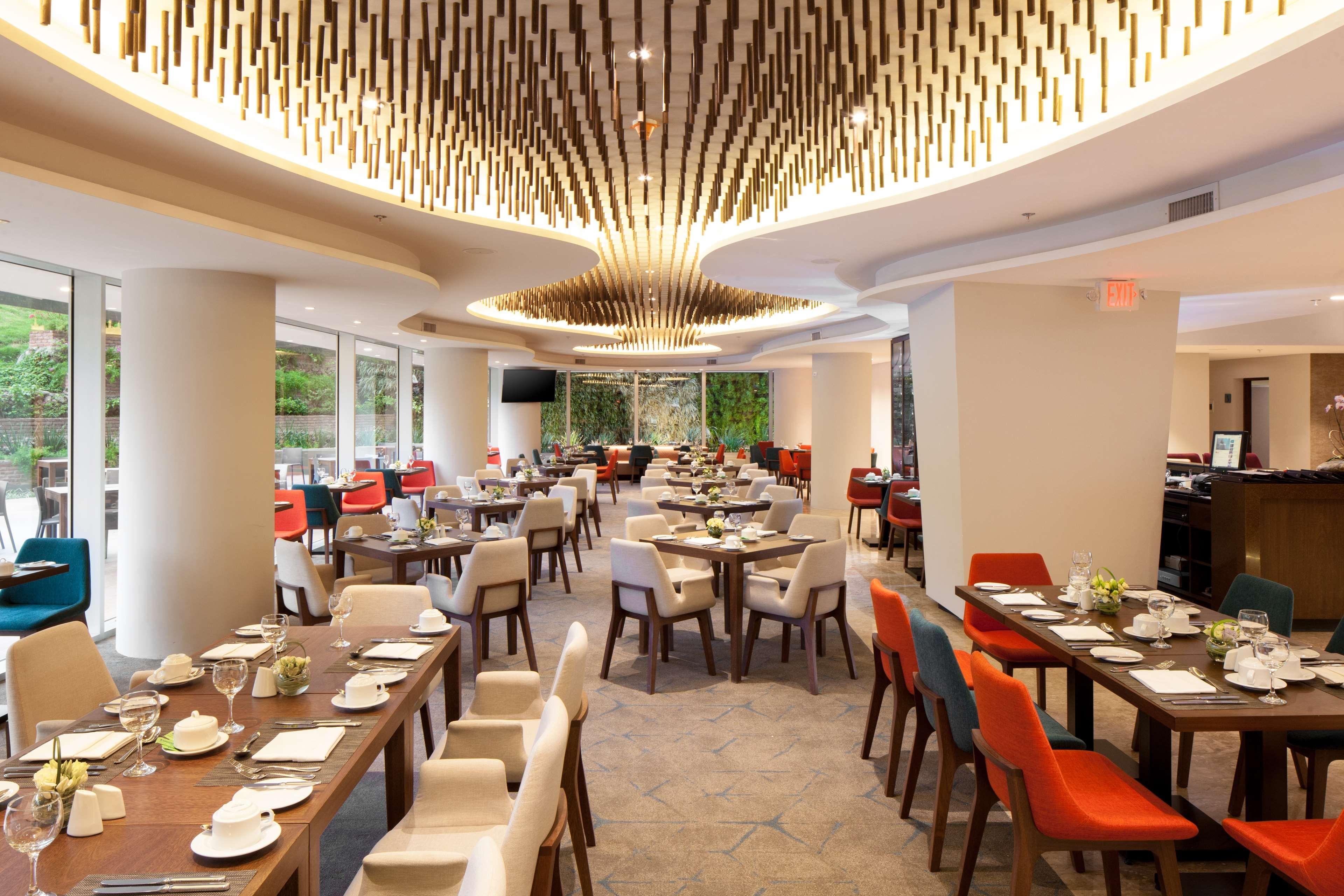 Radisson Hotel Santa Cruz サンタ・クルス・デ・ラ・シエラ エクステリア 写真