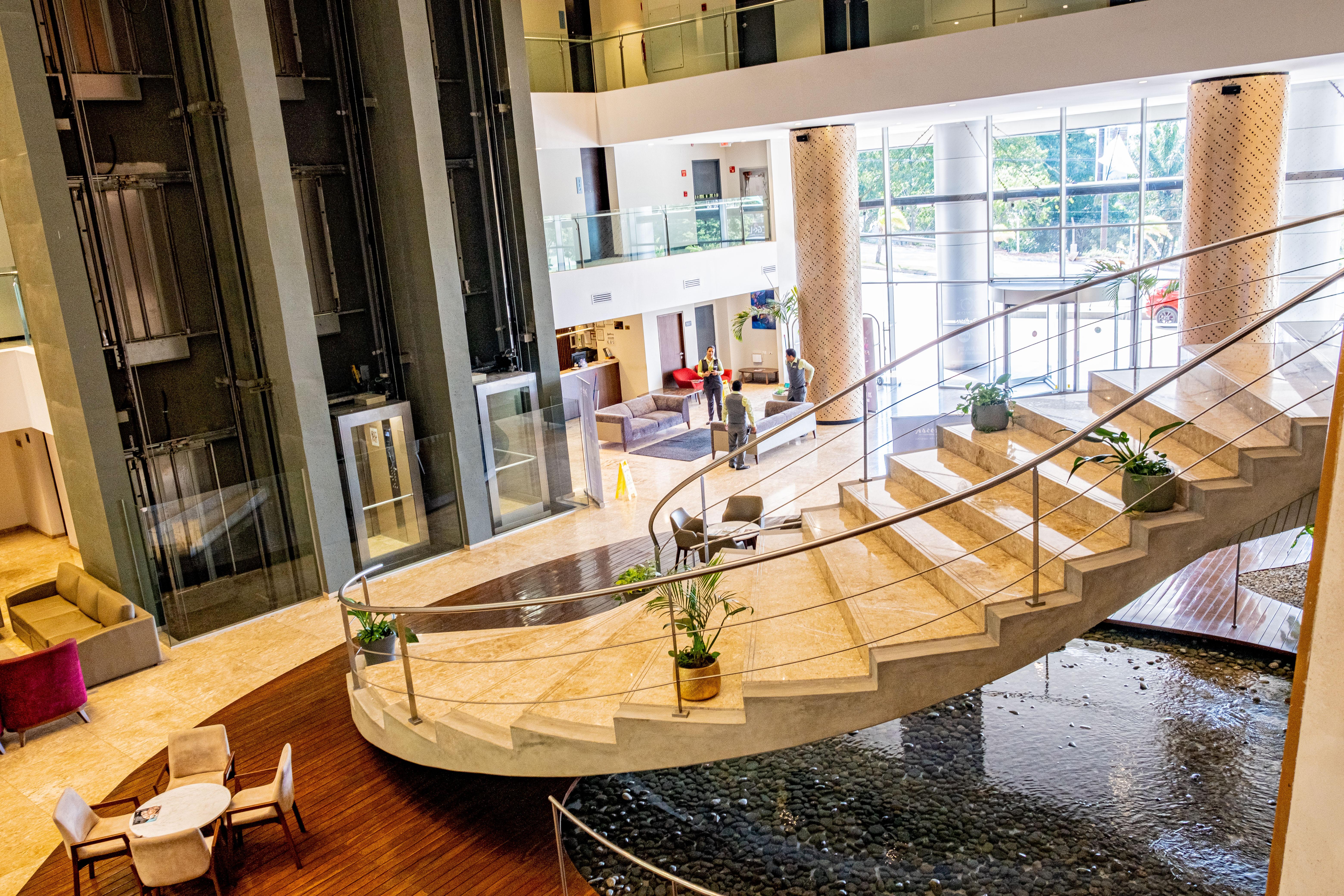 Radisson Hotel Santa Cruz サンタ・クルス・デ・ラ・シエラ エクステリア 写真