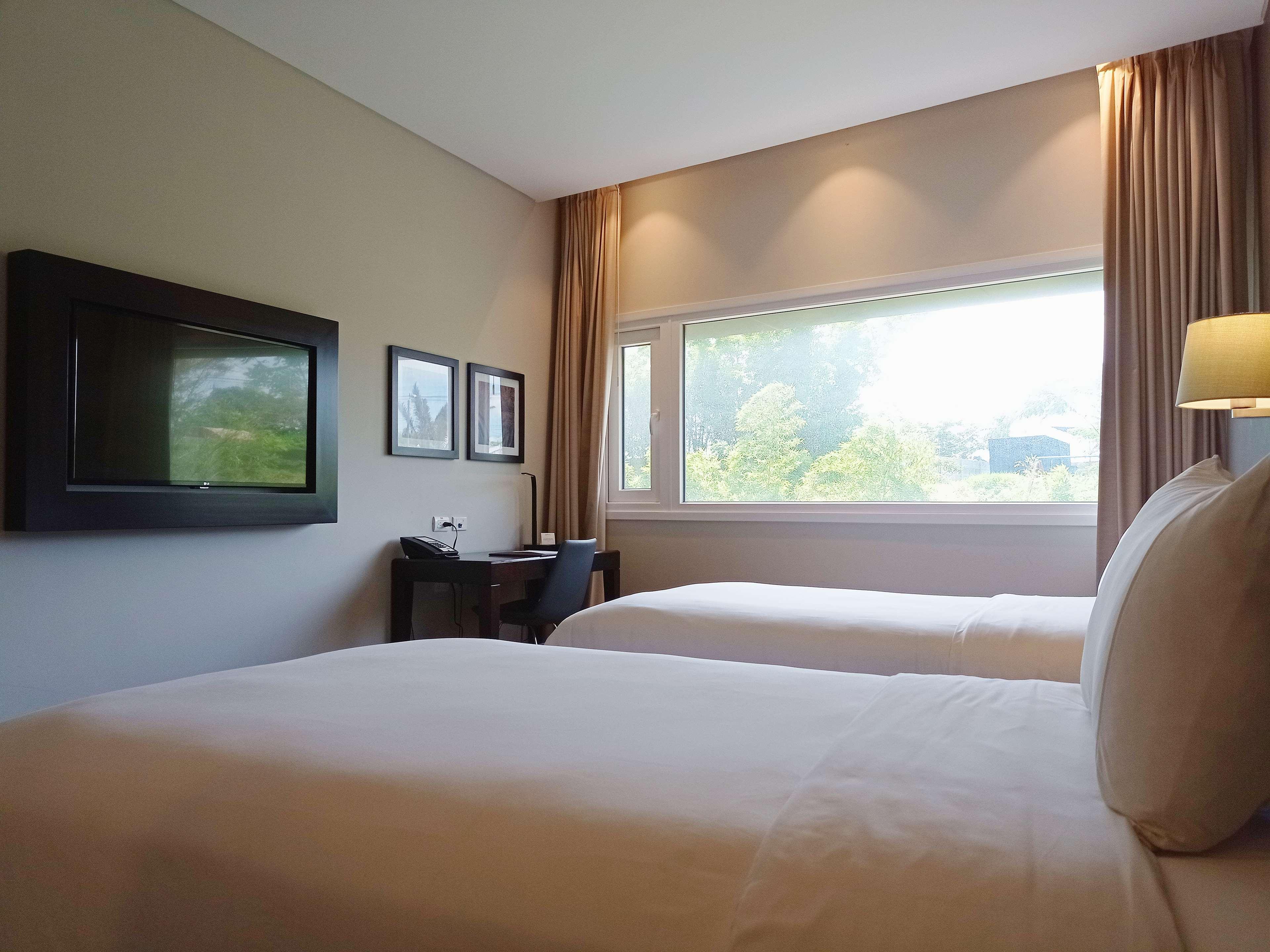 Radisson Hotel Santa Cruz サンタ・クルス・デ・ラ・シエラ エクステリア 写真