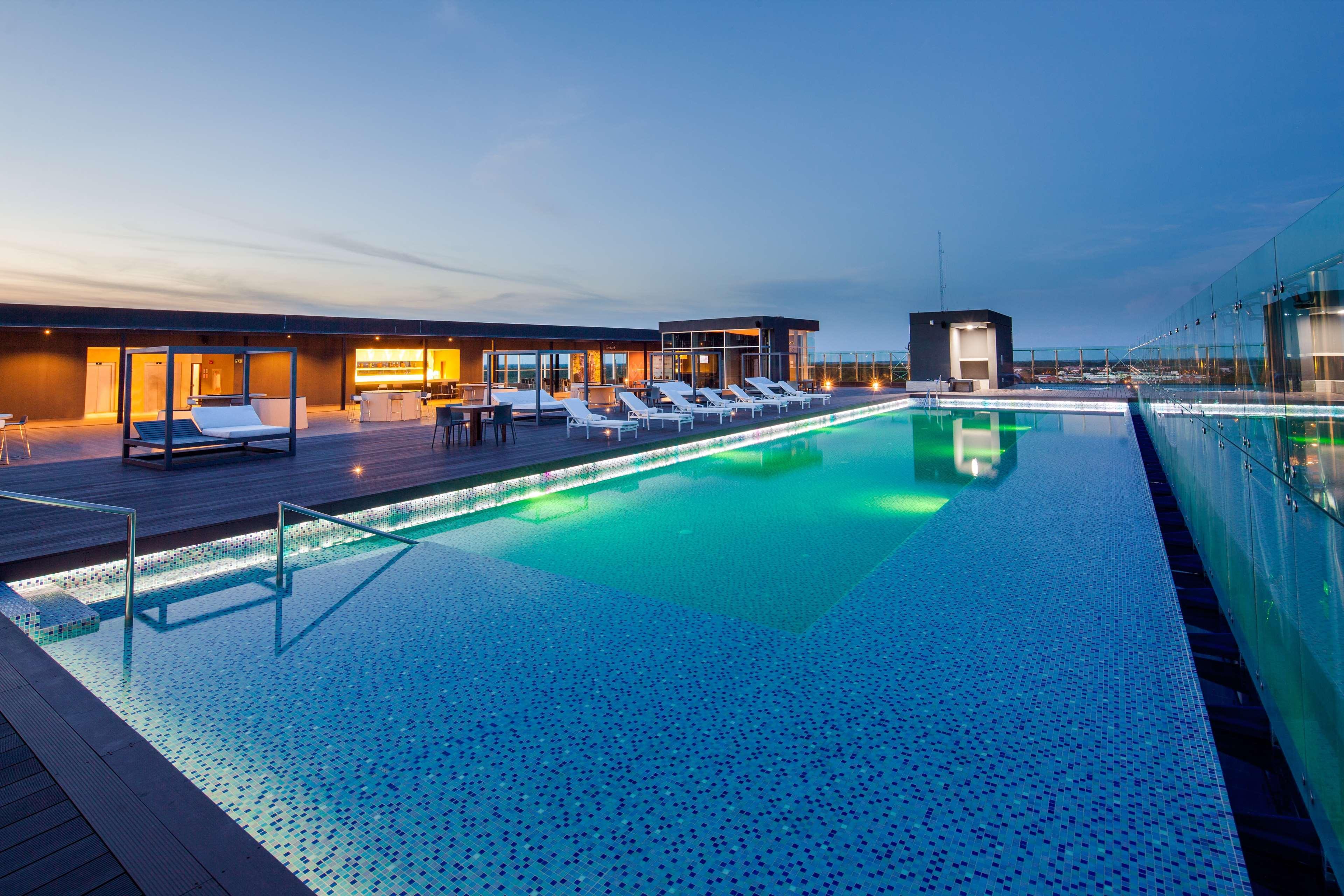 Radisson Hotel Santa Cruz サンタ・クルス・デ・ラ・シエラ エクステリア 写真