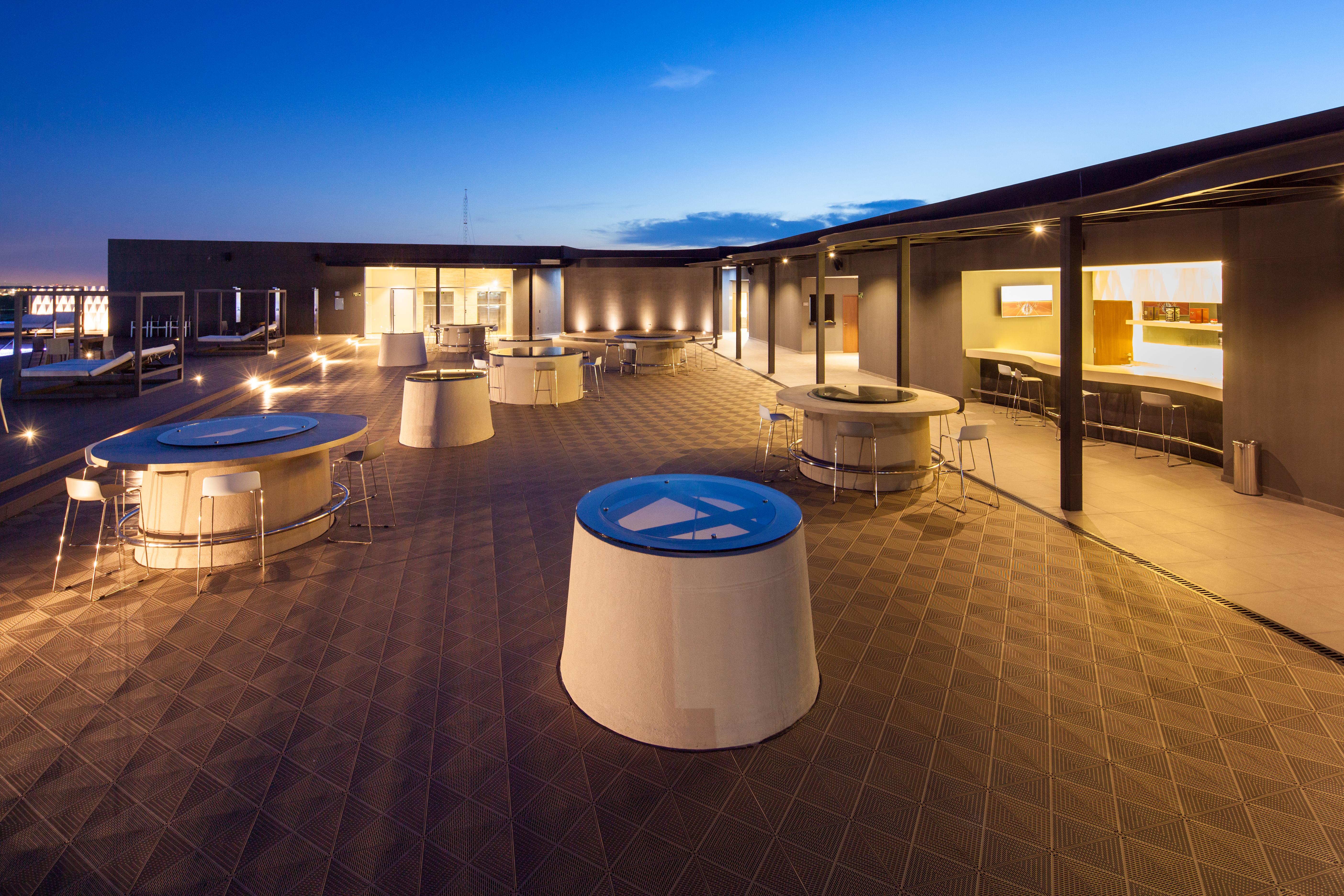 Radisson Hotel Santa Cruz サンタ・クルス・デ・ラ・シエラ エクステリア 写真