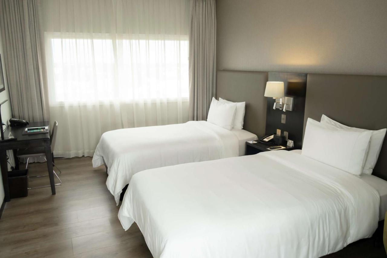 Radisson Hotel Santa Cruz サンタ・クルス・デ・ラ・シエラ エクステリア 写真
