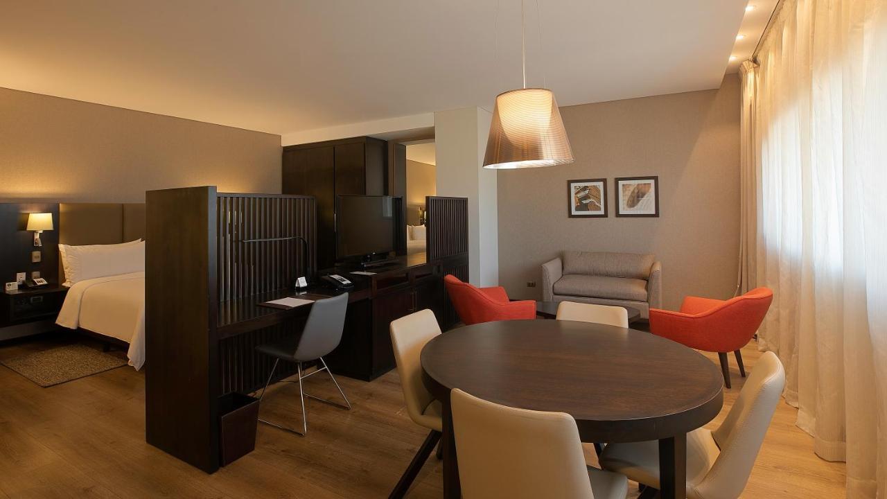 Radisson Hotel Santa Cruz サンタ・クルス・デ・ラ・シエラ エクステリア 写真