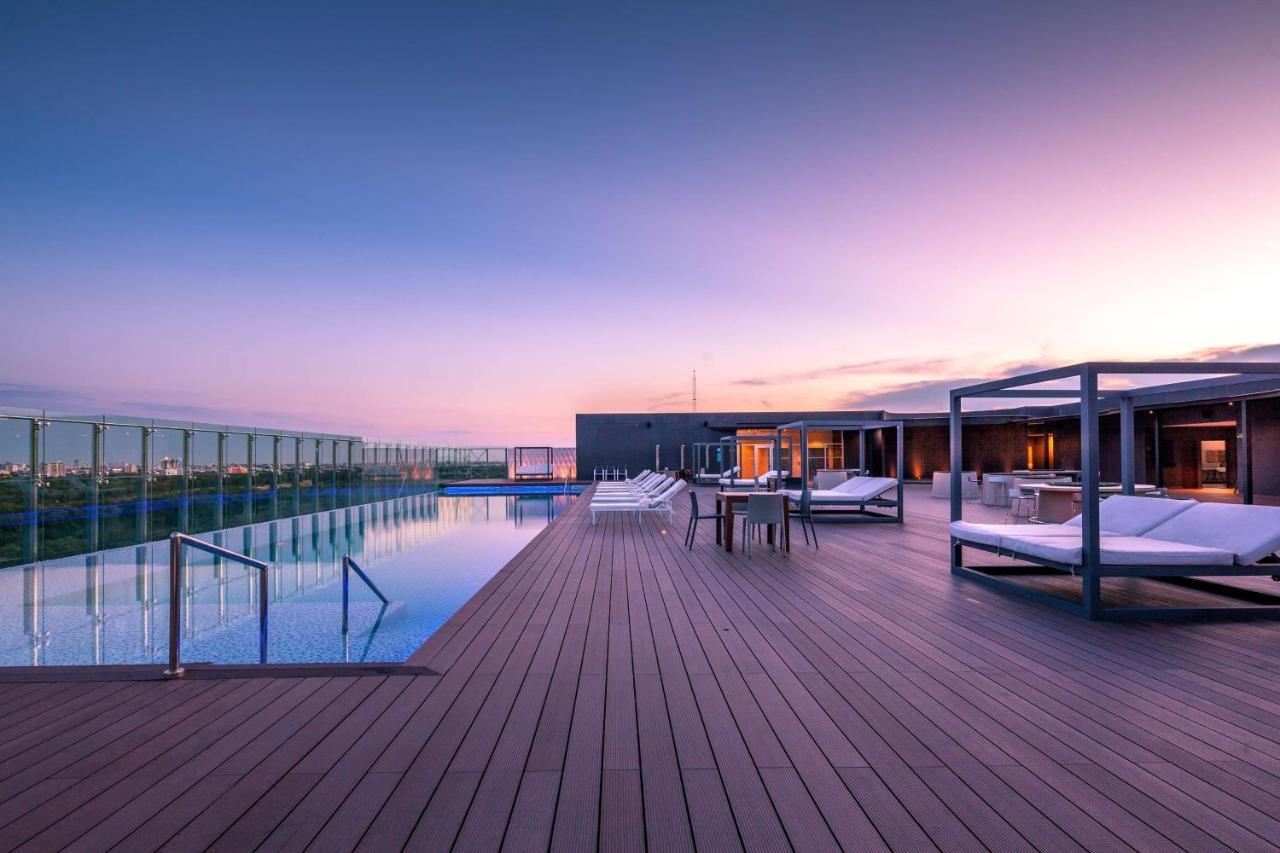 Radisson Hotel Santa Cruz サンタ・クルス・デ・ラ・シエラ エクステリア 写真